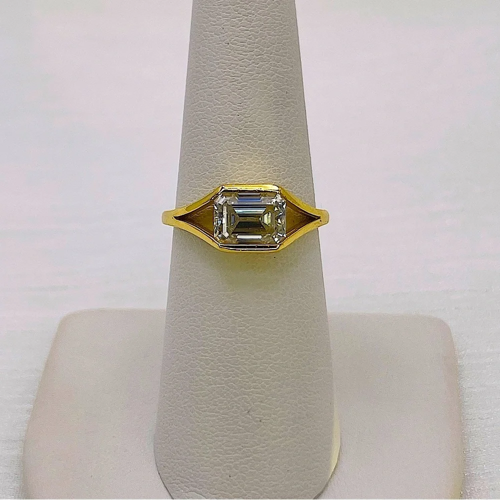 2 CT Moissanite Diamond Emerald Cut East West Half Bezel - Picture 1 of 3